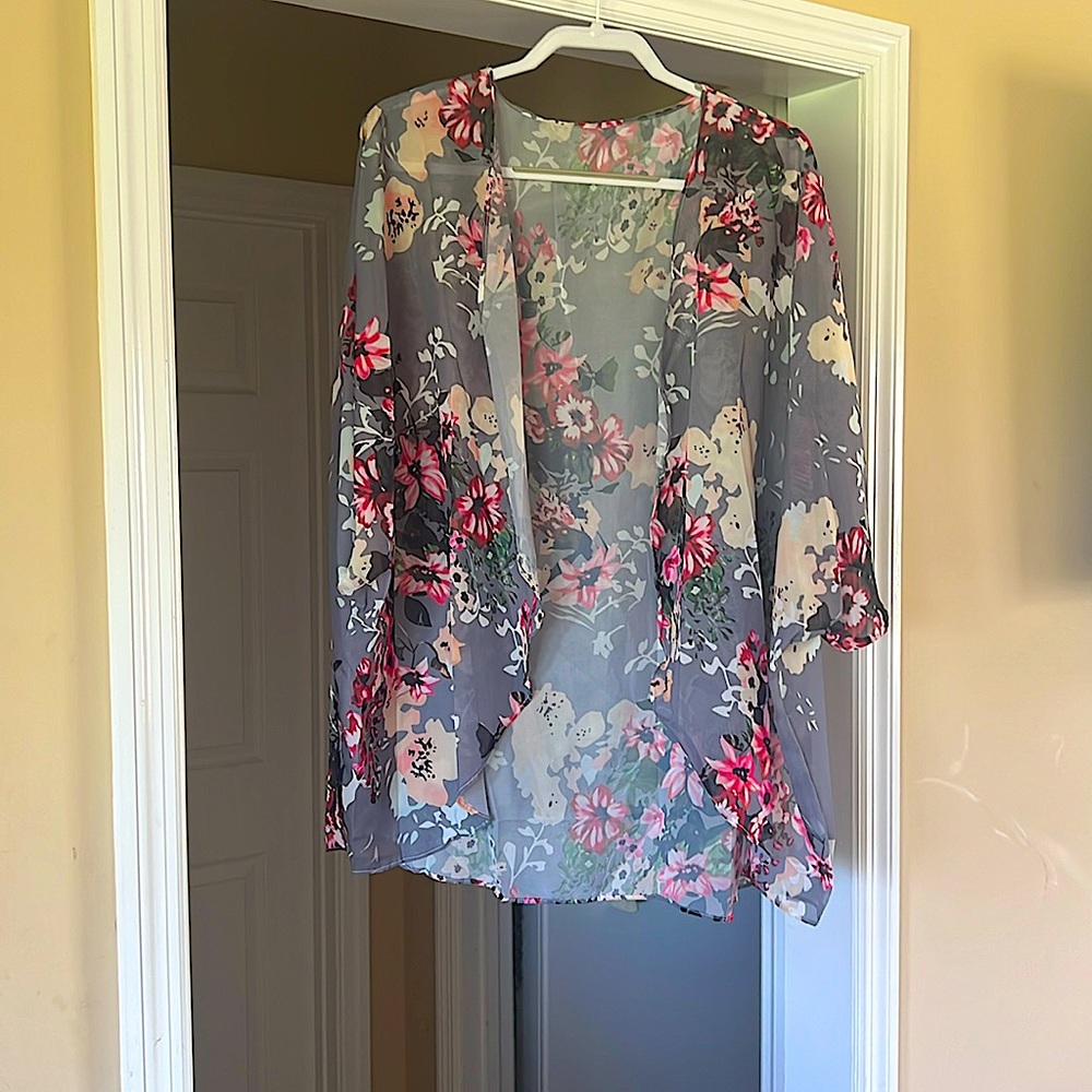 🌸NWOT🌸Floral Print Loose Shawl Kimono Cardigan Size 2XL Gray/Colorful Flowers